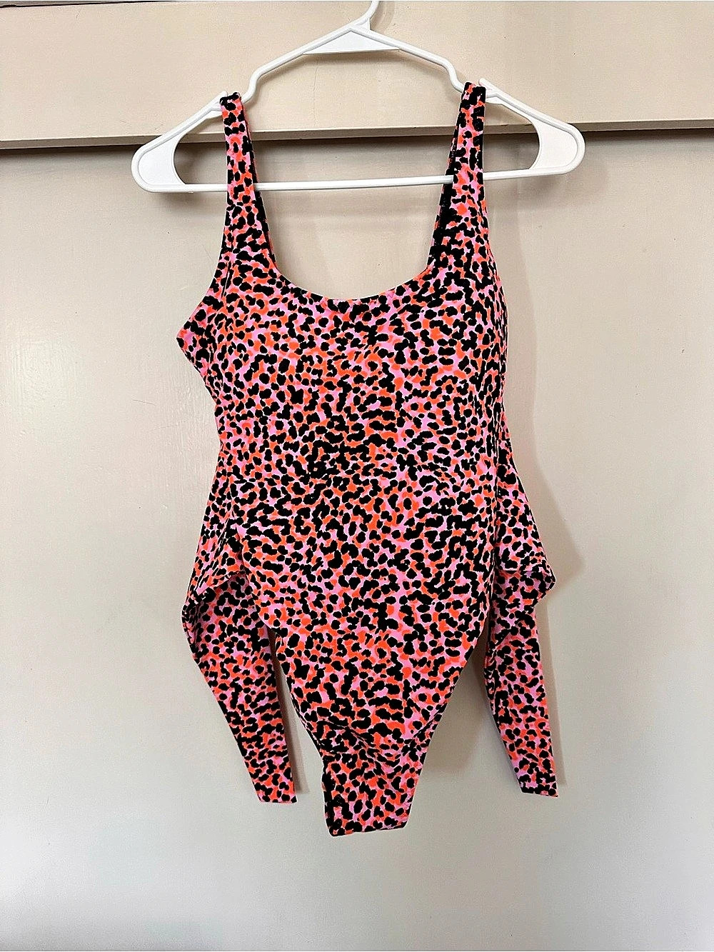 Fabletics Scoop Tie Back Shaping One-Piece Swimsuit Small Pink & Black